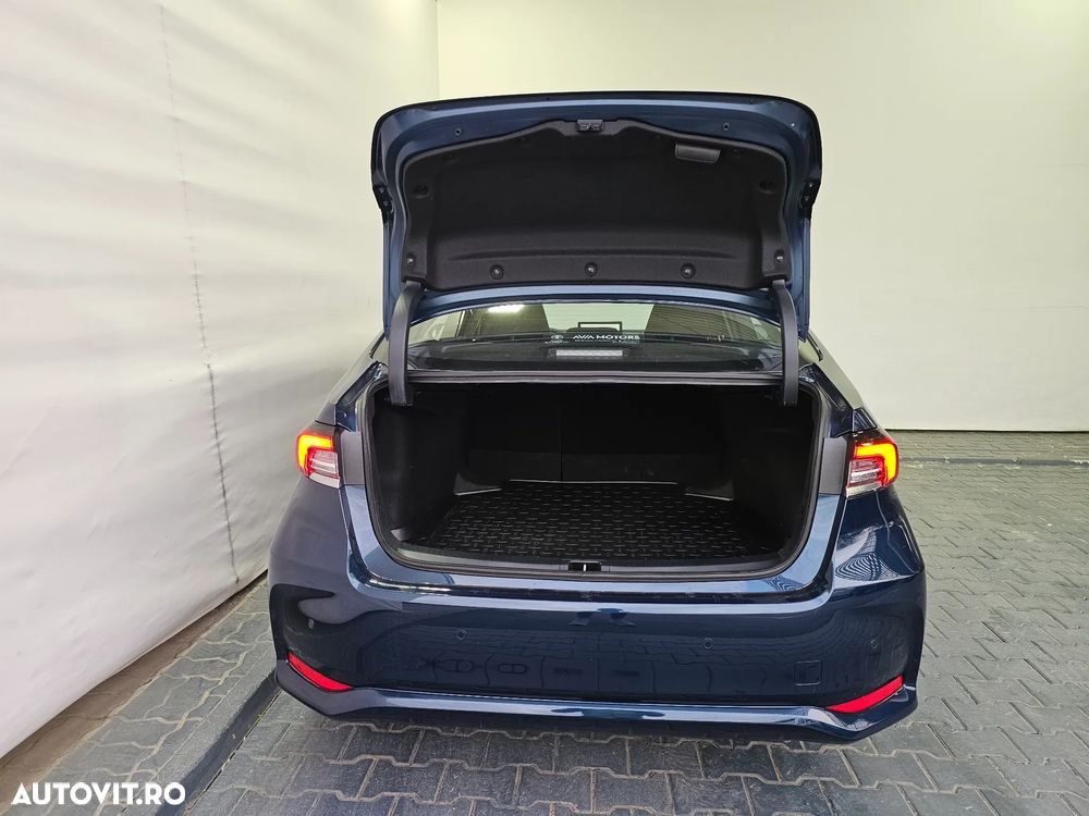 Toyota Corolla Sedan 1.8 HSD Business - 22