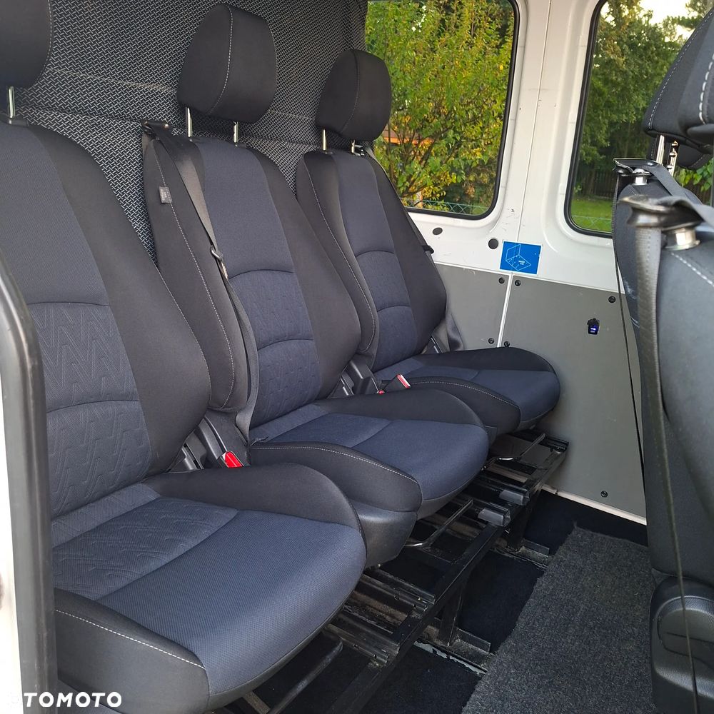 Volkswagen Crafter - 11