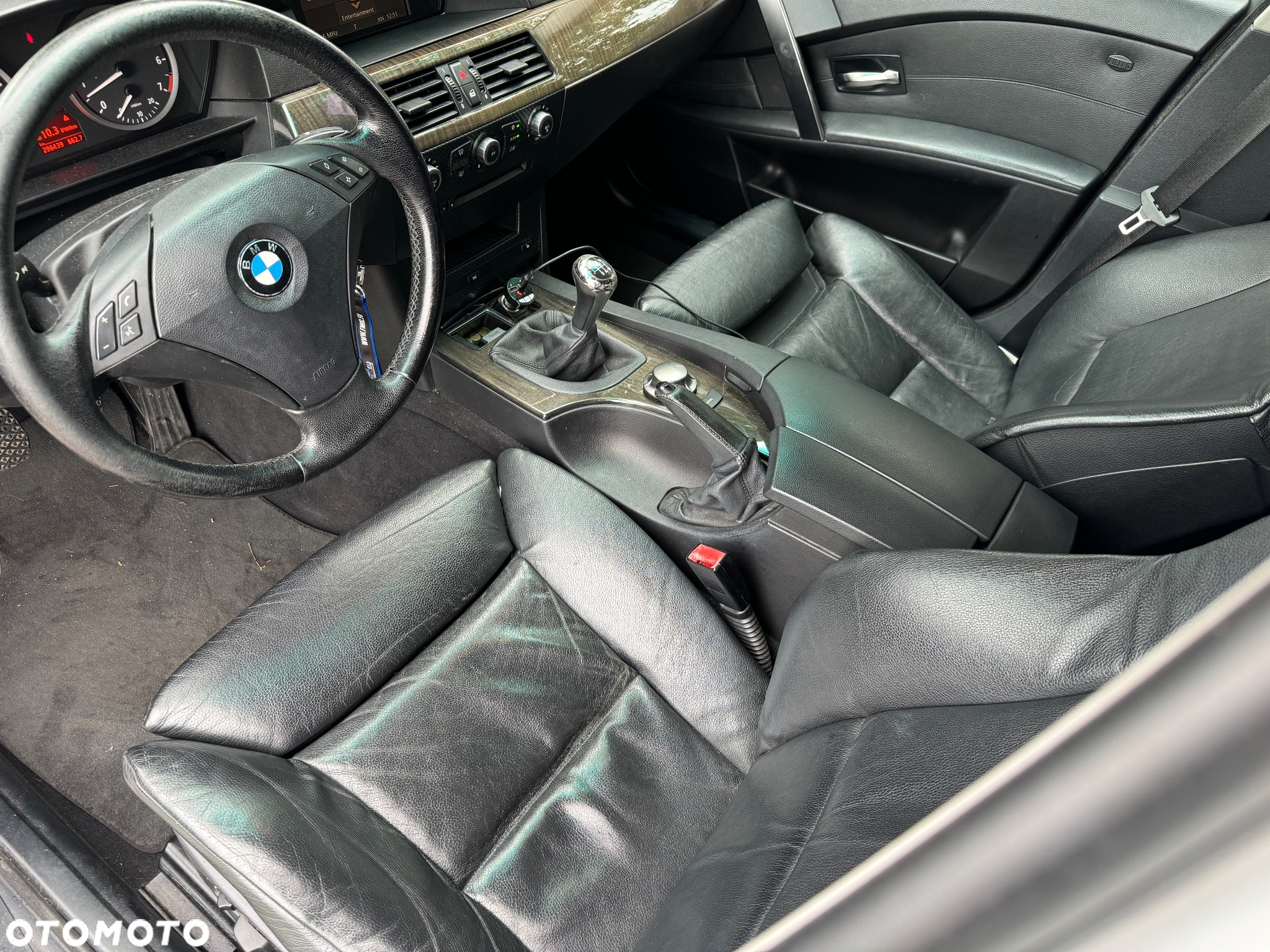 BMW Seria 5 520i - 30