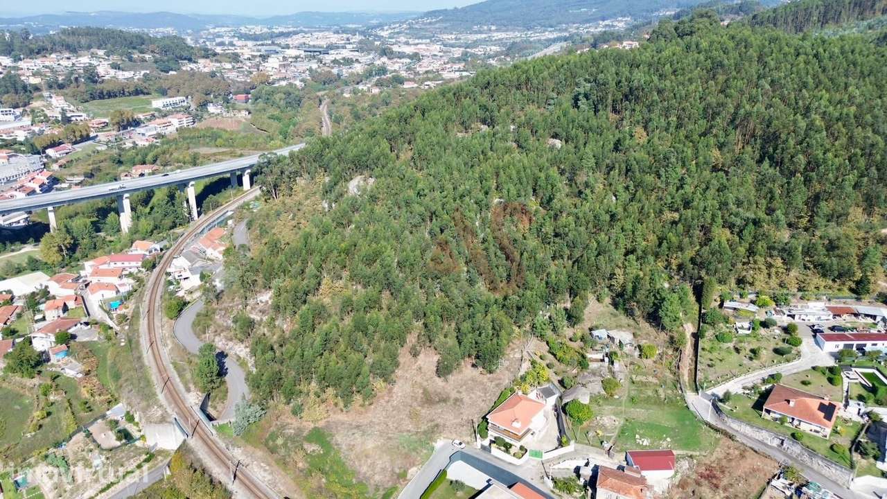 Terreno Florestal com 8.727 m² em Nespereira, Guimarães - Grande imagem: 3/6