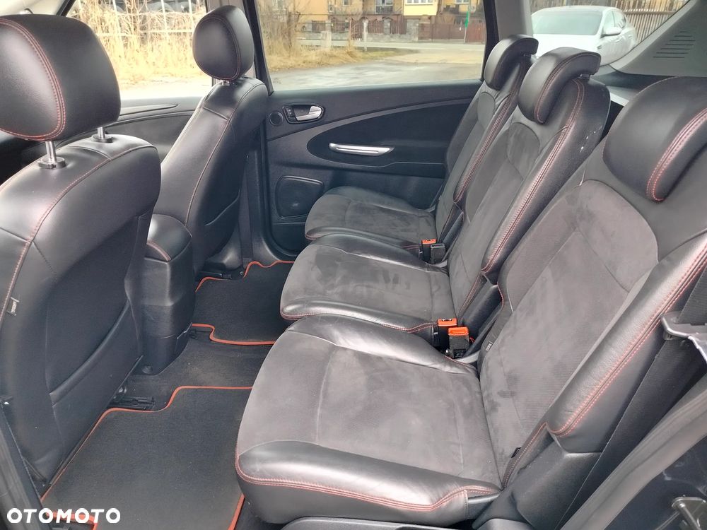 Ford S-Max - 26