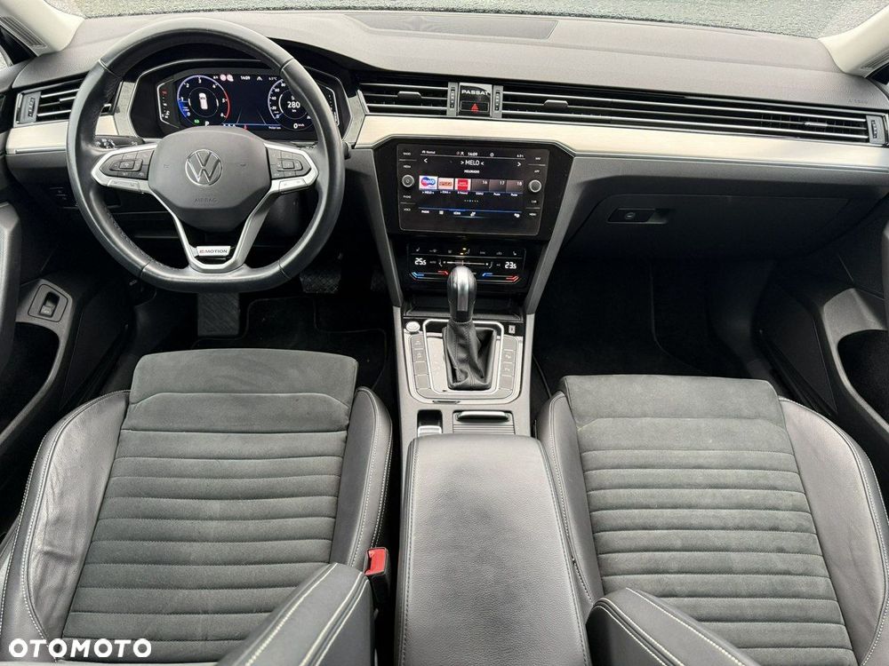 Volkswagen Passat - 4