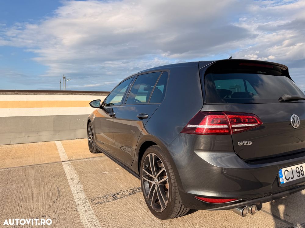 Volkswagen Golf GTD 2.0 TDI SCR DSG - 9