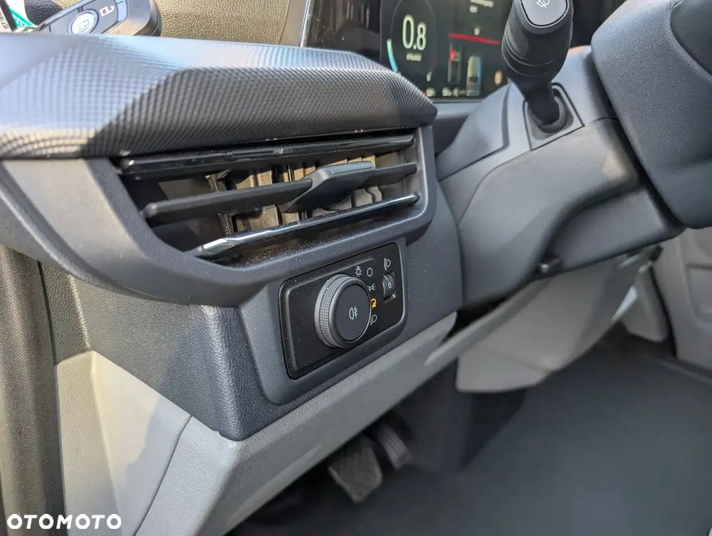 Ford Transit Custom Van L2 136KM Limited - 13