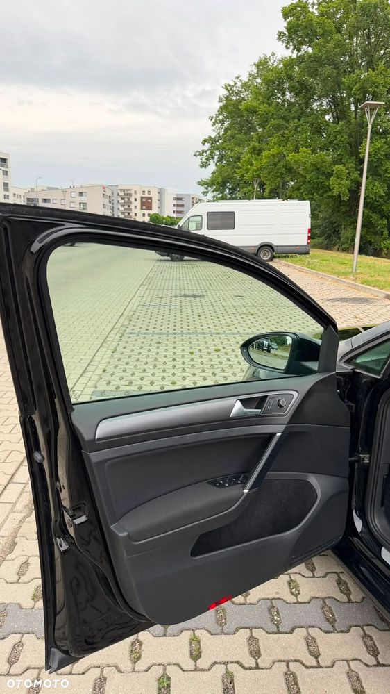 Volkswagen Golf - 21