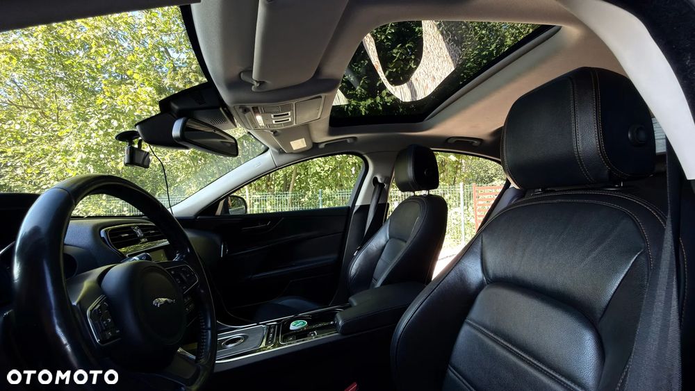 Jaguar XE E-Performance Portfolio - 9