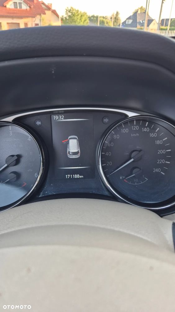 Nissan X-Trail 2.0 dCi Tekna 4WD Xtronic - 22