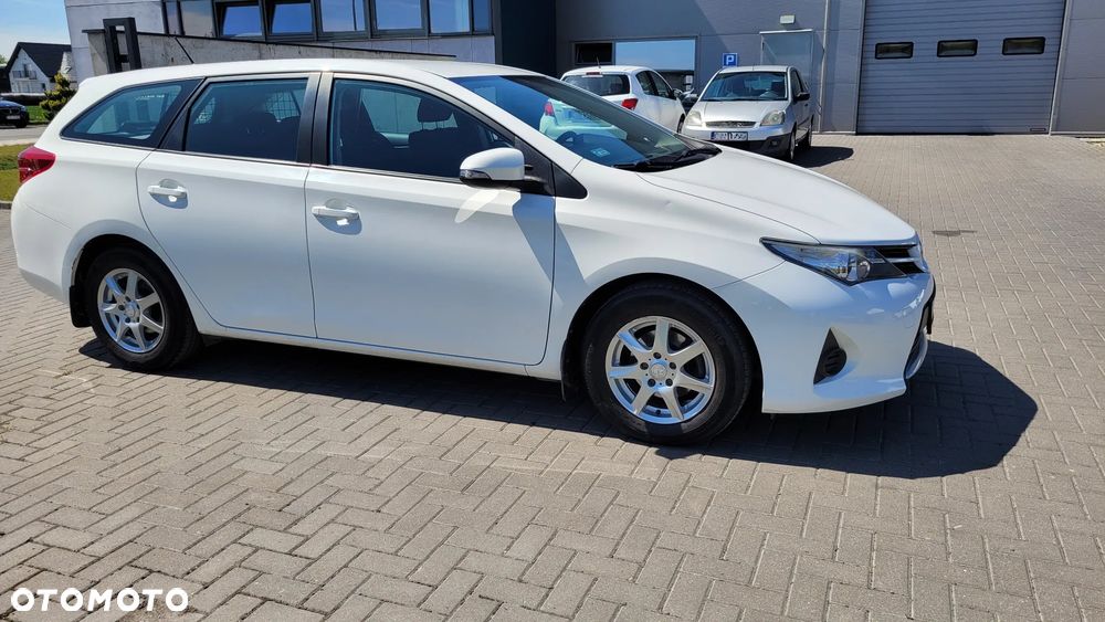 Toyota Auris 1.33 VVT-i Active - 4