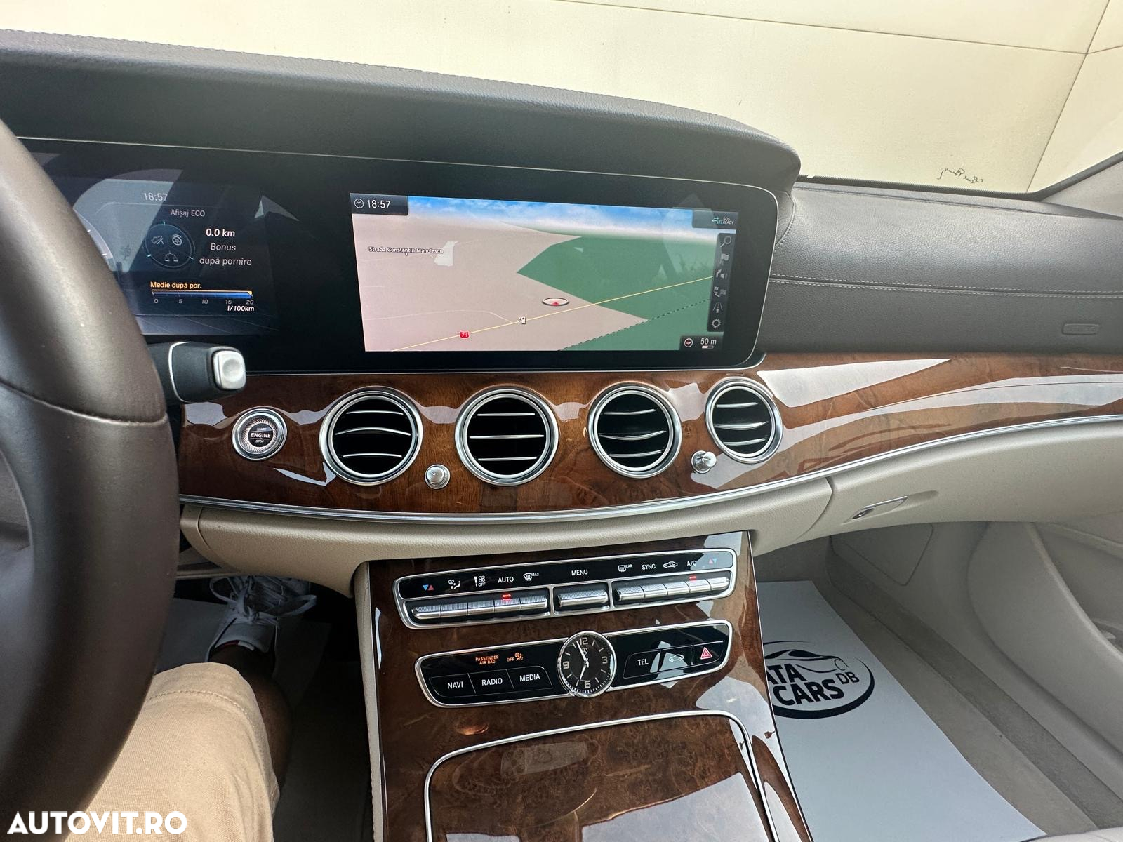 Mercedes-Benz E 220 d 4Matic T 9G-TRONIC Exclusive - 34