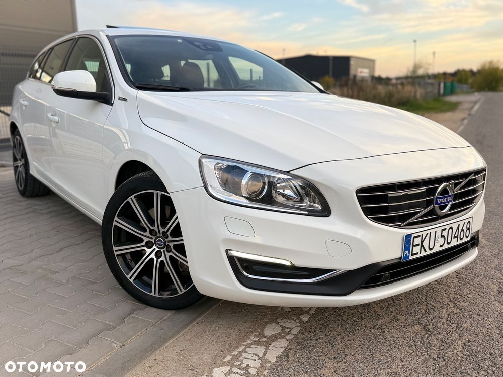 Volvo V60 D6 AWD Plug-in Hybrid Summum - 20
