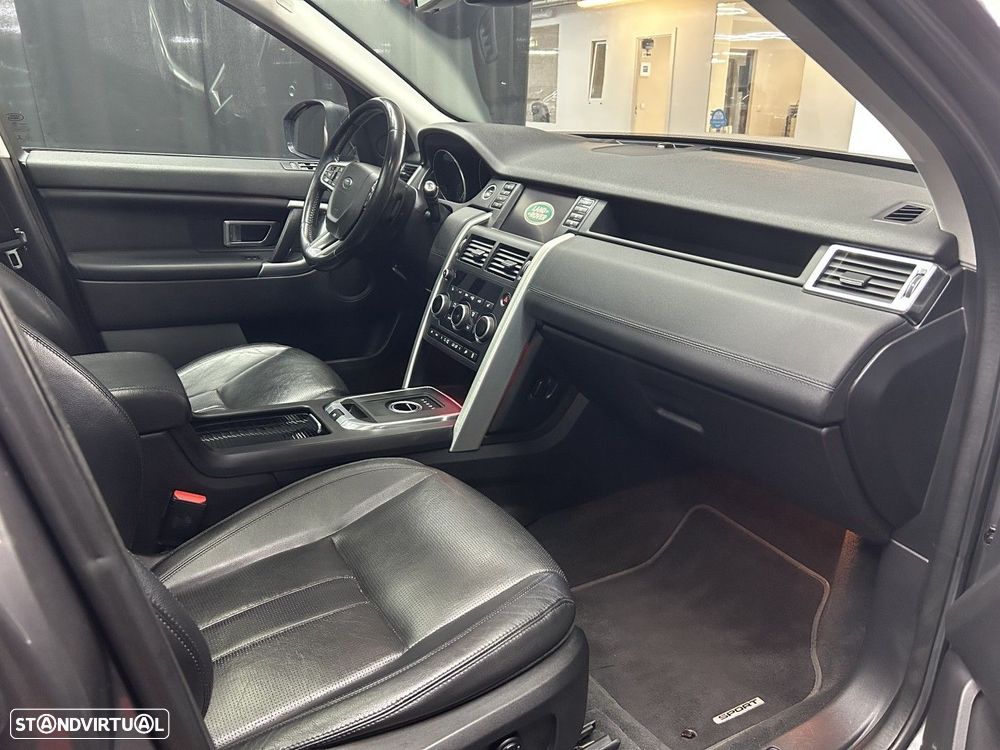 Land Rover Discovery Sport 2.0 D AWD SE - 8