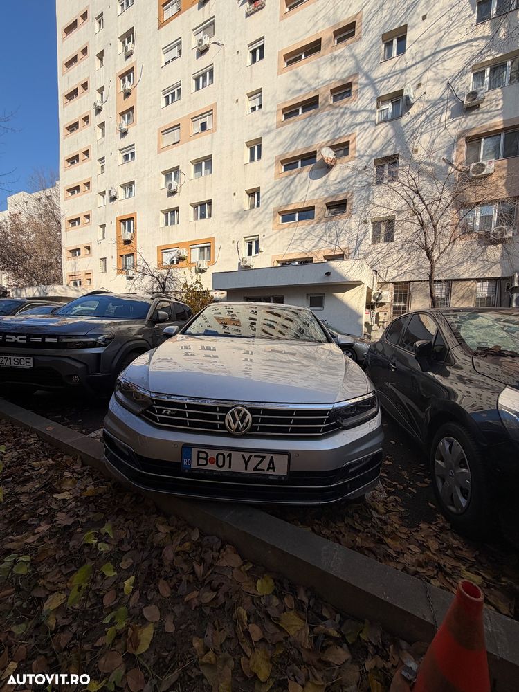 Volkswagen Passat - 1