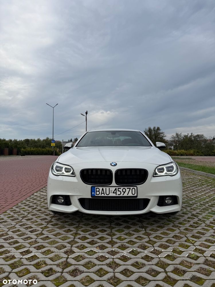 BMW Seria 5 525d xDrive - 4
