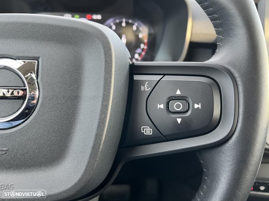 Volvo XC 40 1.5 T2 Momentum Geartronic - 28