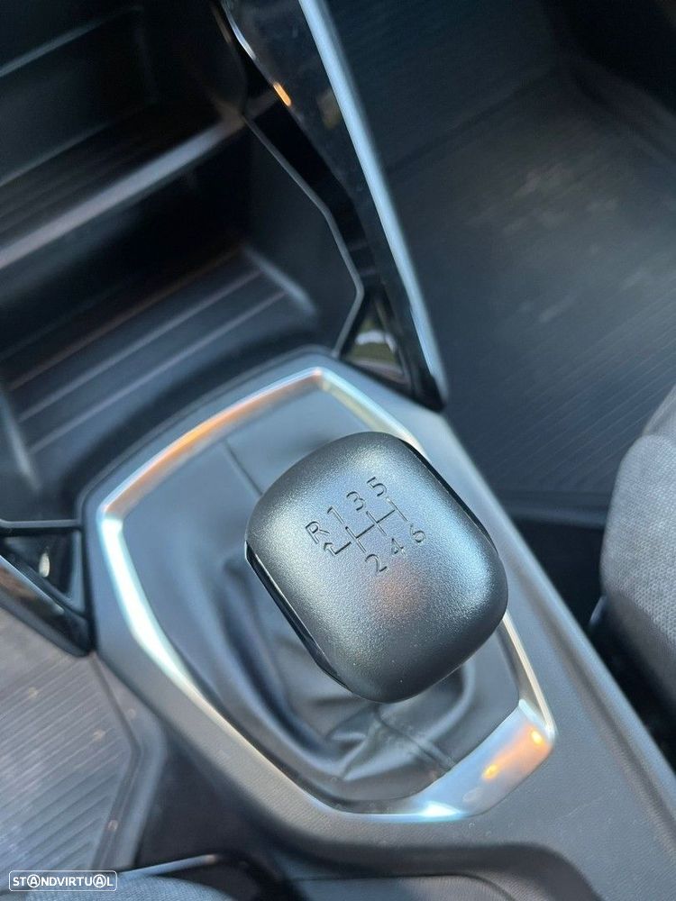 Peugeot 2008 1.2 PureTech Active - 13