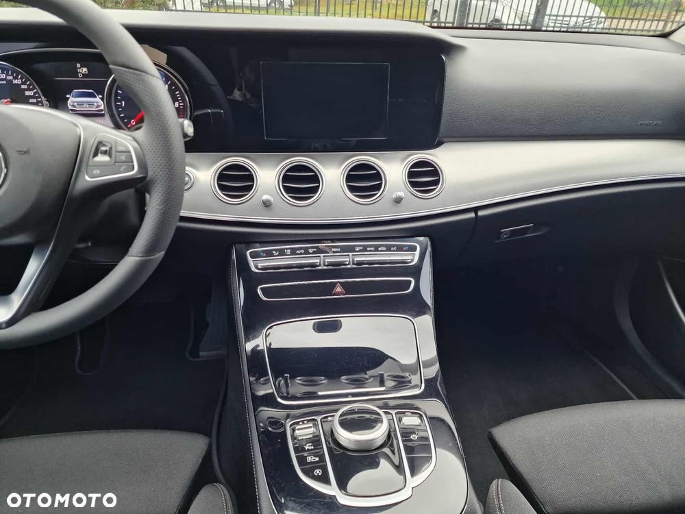 Mercedes-Benz Klasa E 220 d 9G-TRONIC - 13