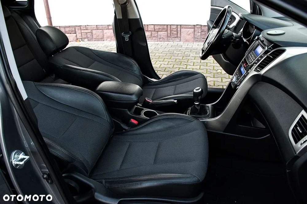 Hyundai i30 1.6 CRDi Premium - 23