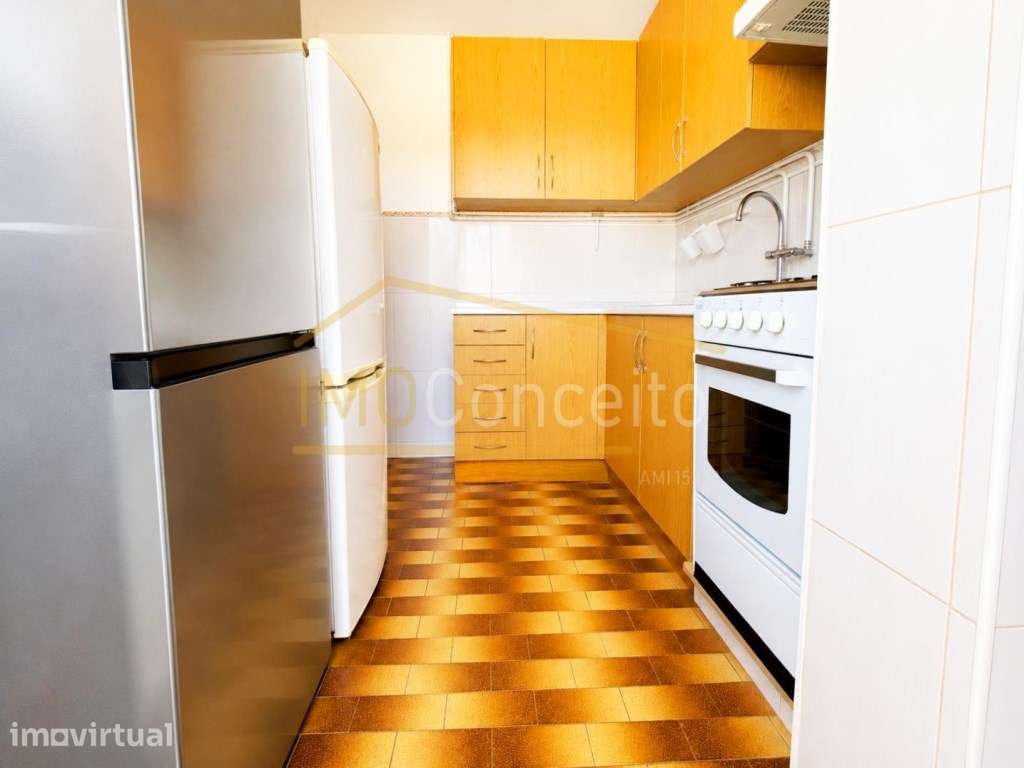 LUMINOSO APARTAMENTO T4| IMENSO POTENCIAL| PRÓXIMO DA ESCOLA JÁCOME... - Grande imagem: 5/25