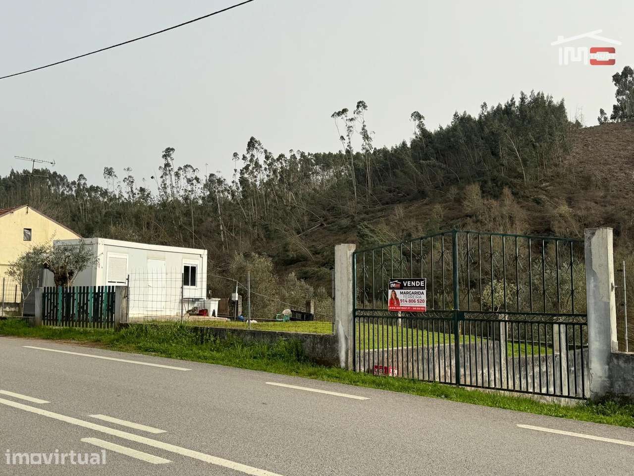 Terreno com 2778,90 m2 todo murado para construção com uma ruina em... - Grande imagem: 2/40