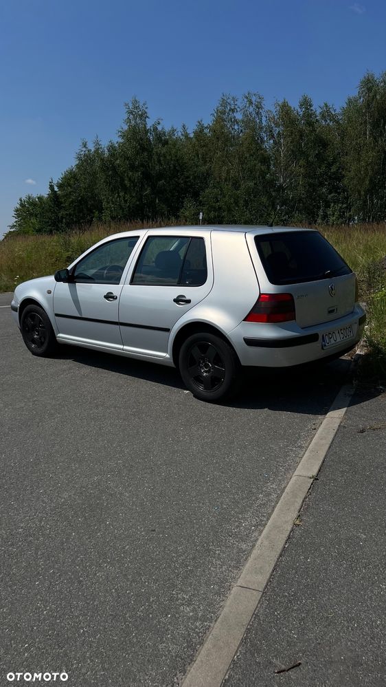Volkswagen Golf 1.6 - 4