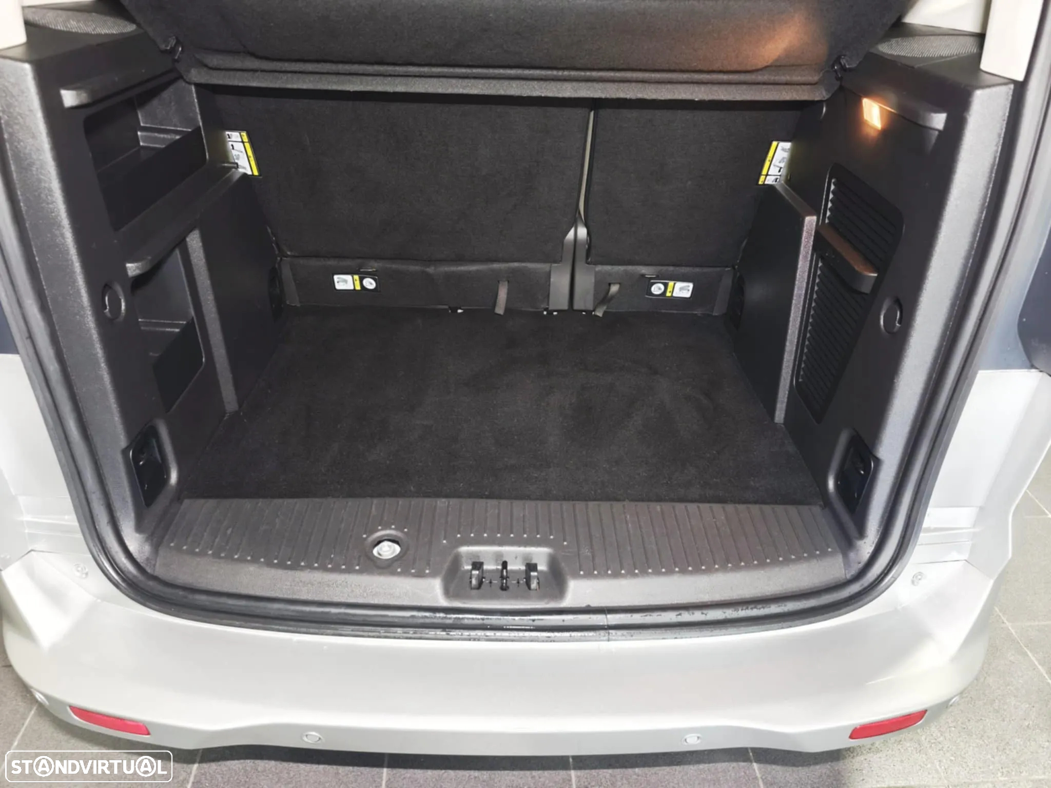 Ford Tourneo Courier 1.0 EcoBoost Titanium - 18