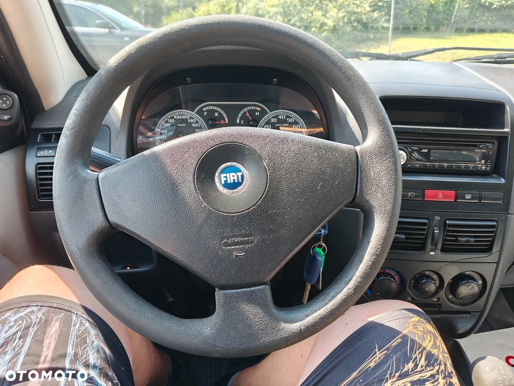 Fiat Albea 1.4 Dynamic - 21