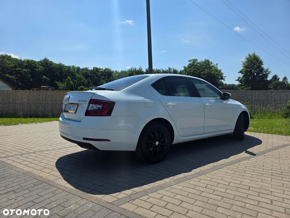 Skoda Octavia 1.4 TSI Clever DSG - 2
