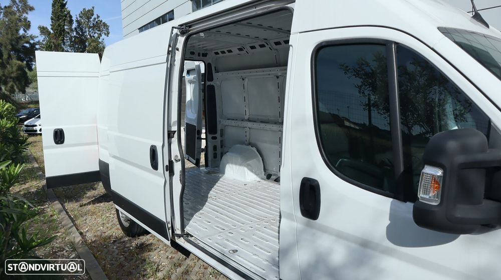 Peugeot Boxer Furgão 330 L3H2 2.2 BlueHDi 120cv - 17