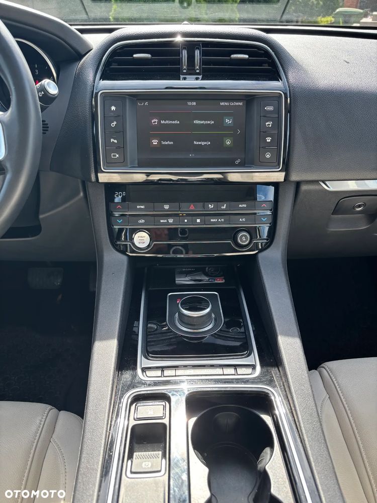Jaguar F-Pace 2.0 i4D AWD Prestige - 11