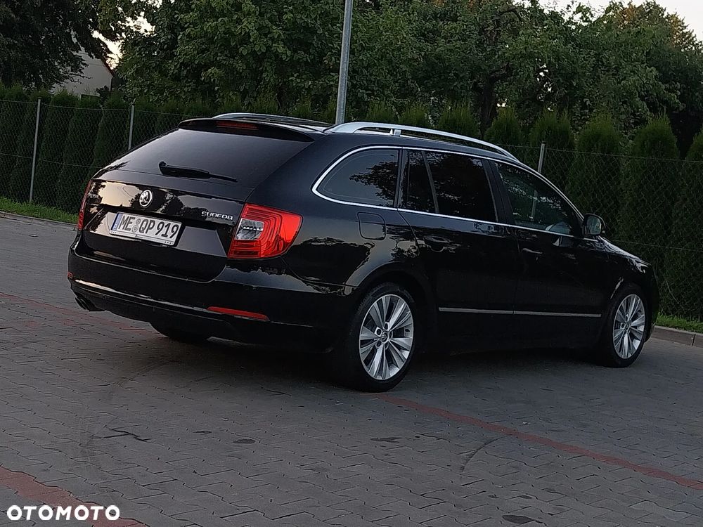 Skoda Superb 2.0 TDI DSG Exclusive - 6