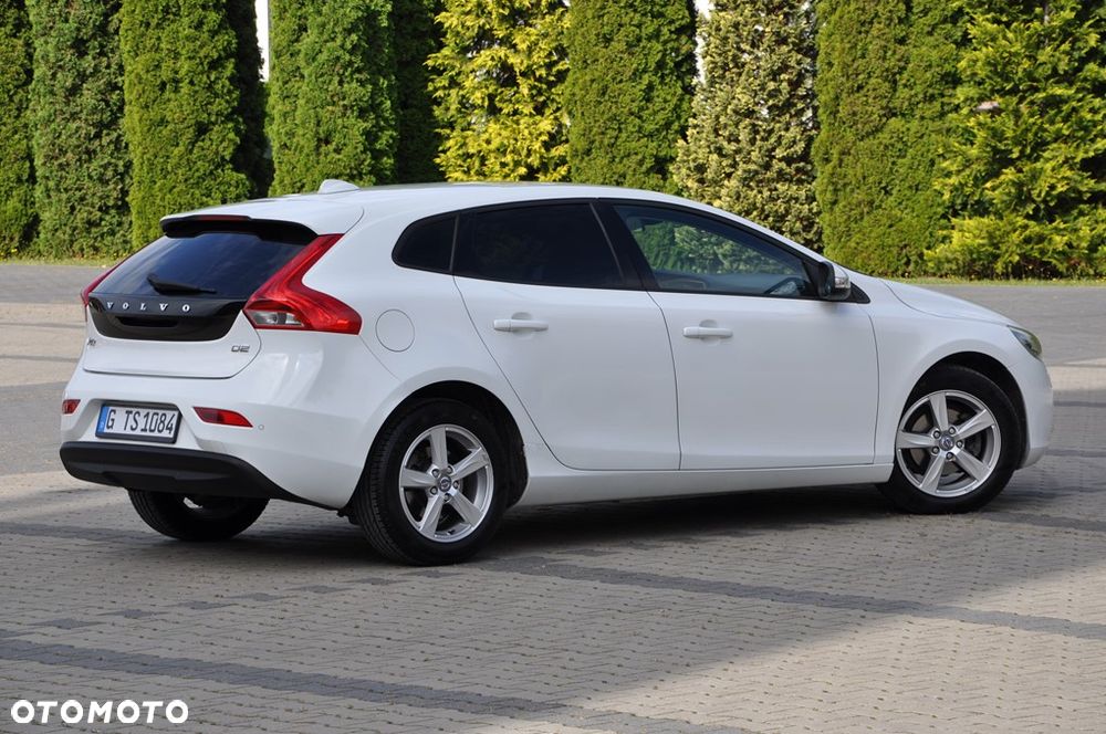 Volvo V40 D2 Momentum - 16
