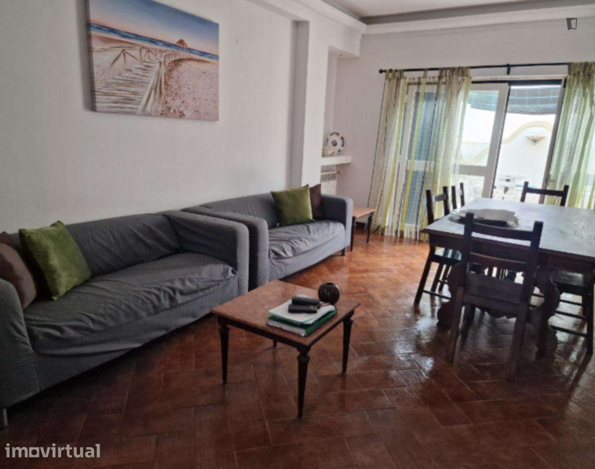 Quarto - localizado em Pontinha Lisbon - Grande imagem: 2/15