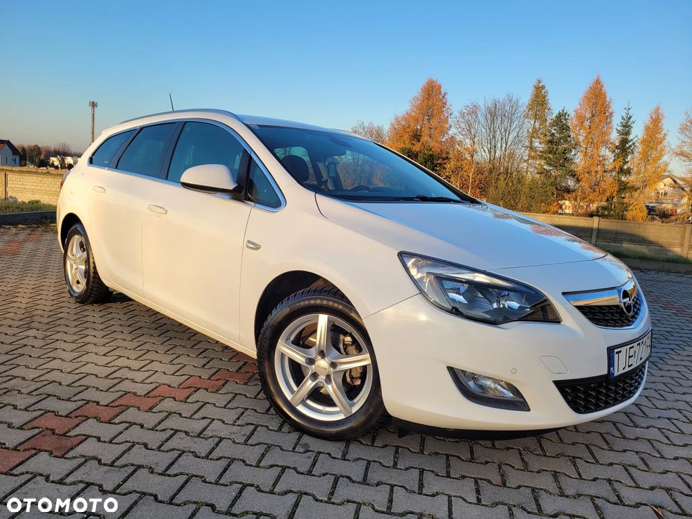 Opel Astra 1.4 Turbo Sports Tourer - 2
