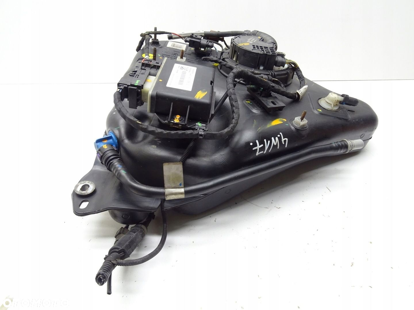 ZBIORNIK ZBIORNICZEK PŁYNU ADBLUE AUDI A4 B8 LIFT 2.0 TDI 8K0131877S - 7