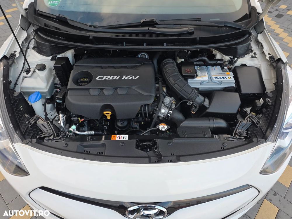 Hyundai i30 1.6 CRDI Automatik Style - 16