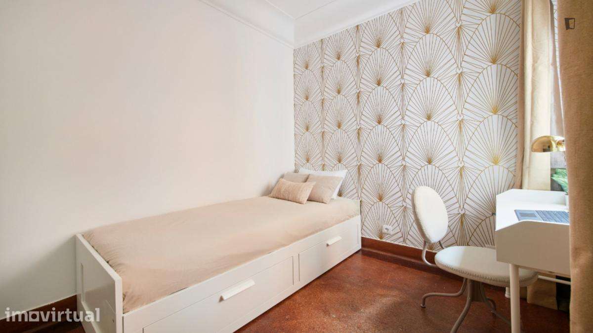 Quarto - localizado em São Sebastião Lisbon - Grande imagem: 2/21