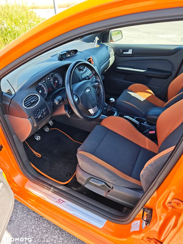 Ford Focus ST - 9