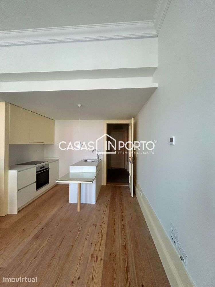 Apartamento  junto à estação de metro da Trindade. - Grande imagem: 3/10