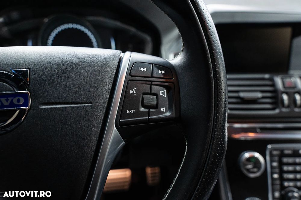 Volvo XC 60 D4 VEA Start-Stop R-Design - 23