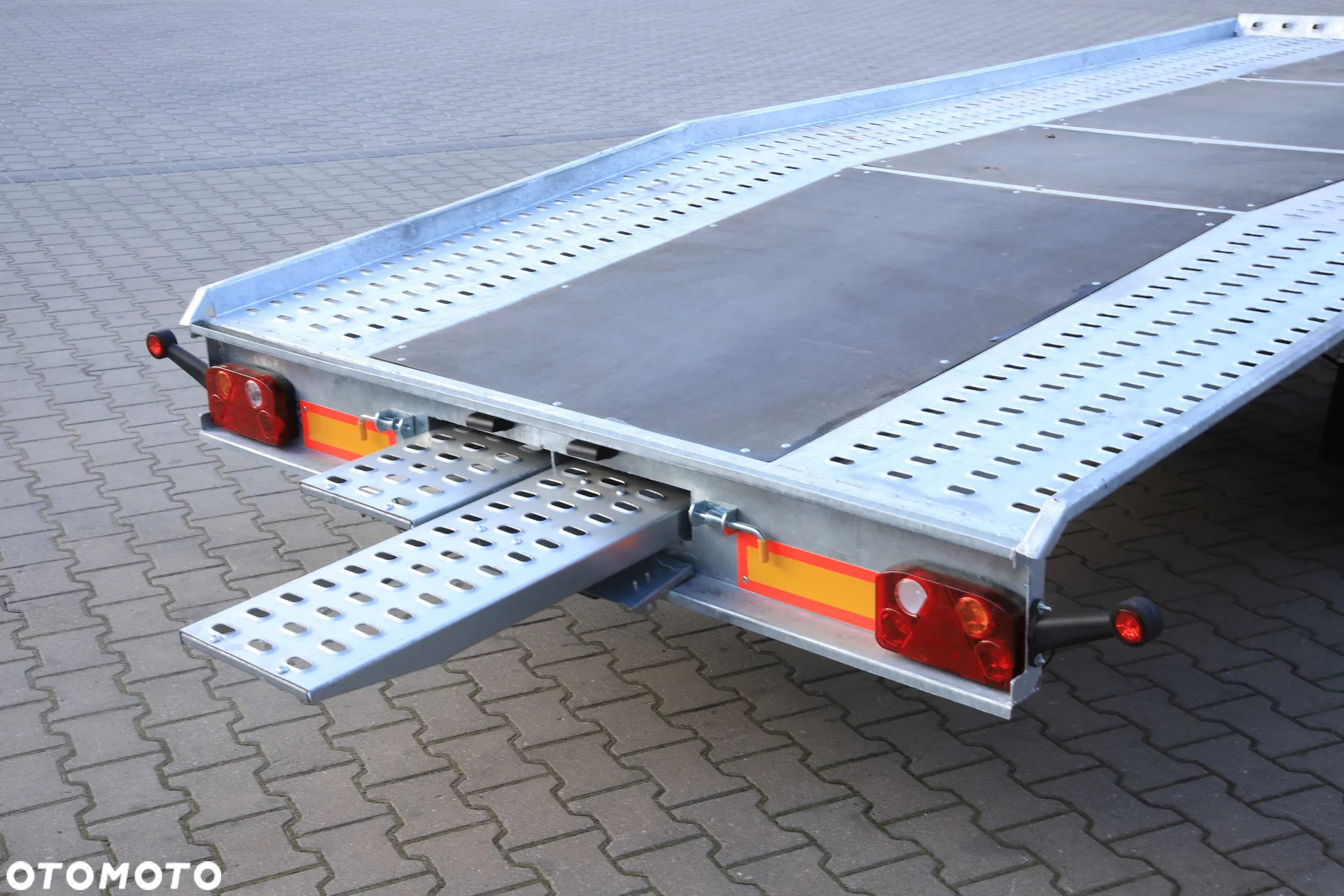 Niewiadów JUPITER 4,5 X 2 + sklejka  DMC 2700 kg Koła 14C - 11