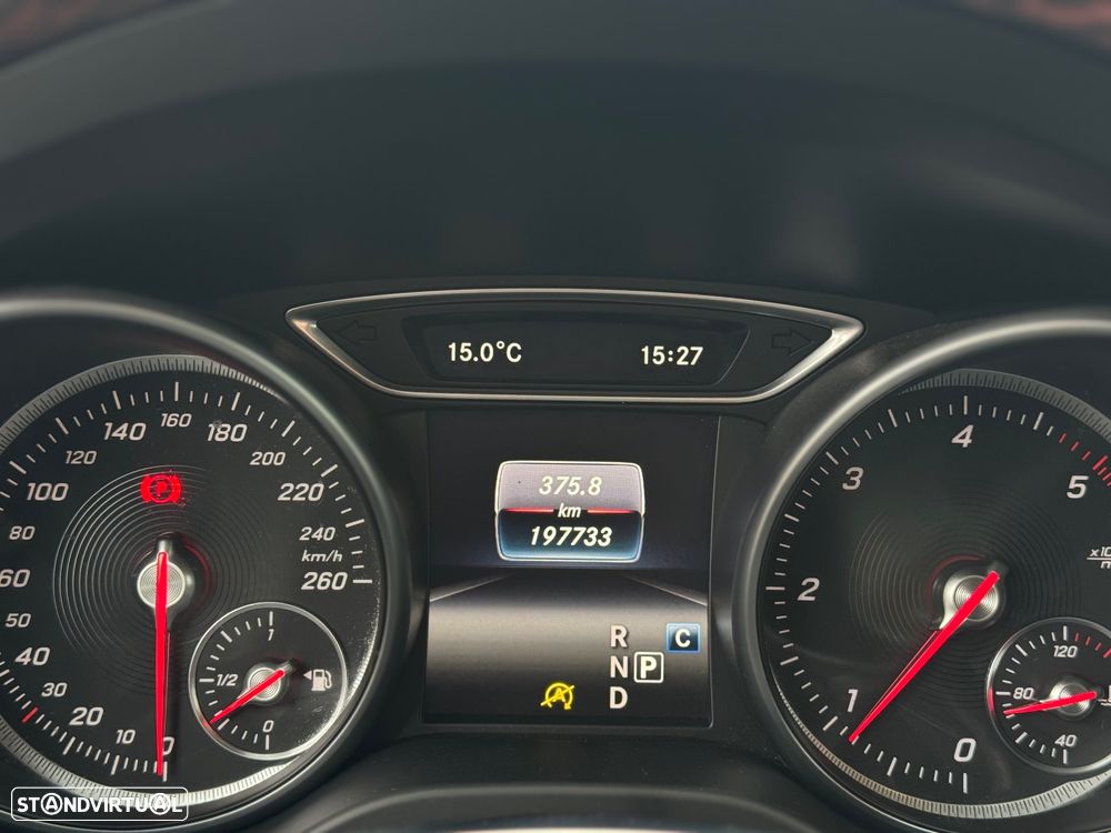 Mercedes-Benz GLA 180 d 7G-DCT AMG Line - 18