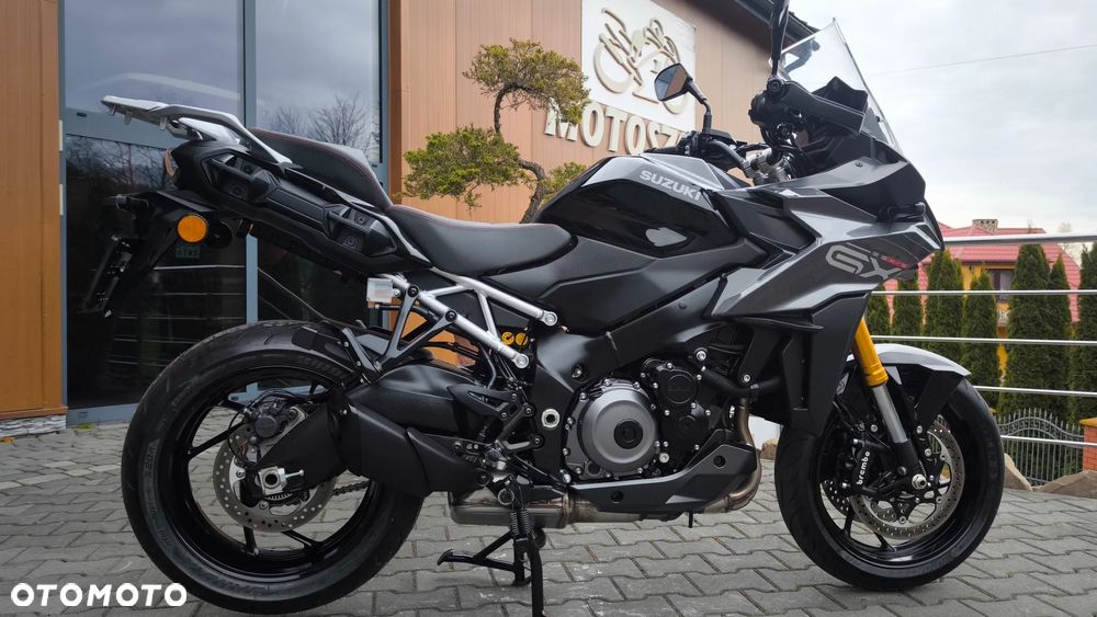 Suzuki GSX 1000 - 12