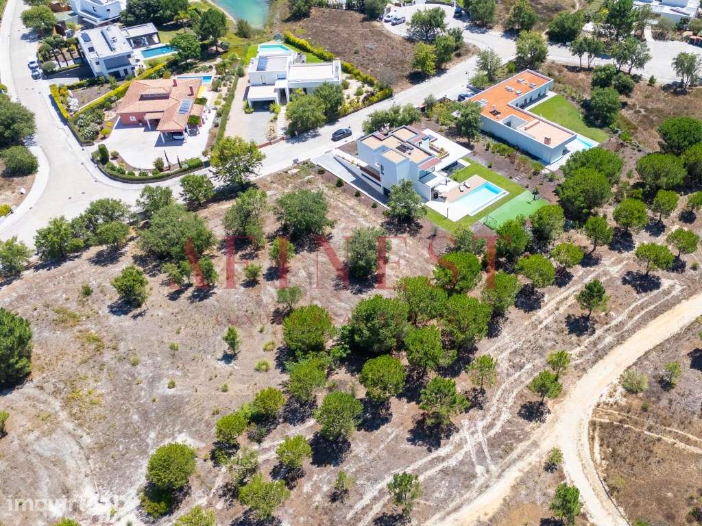 TERRENO COM PROJETO ARQUITETURA - QUINTA DO PERU - Grande imagem: 4/28
