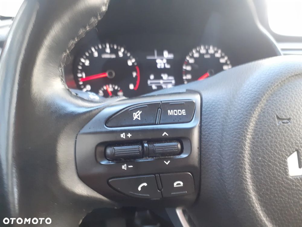 Kia Rio - 11