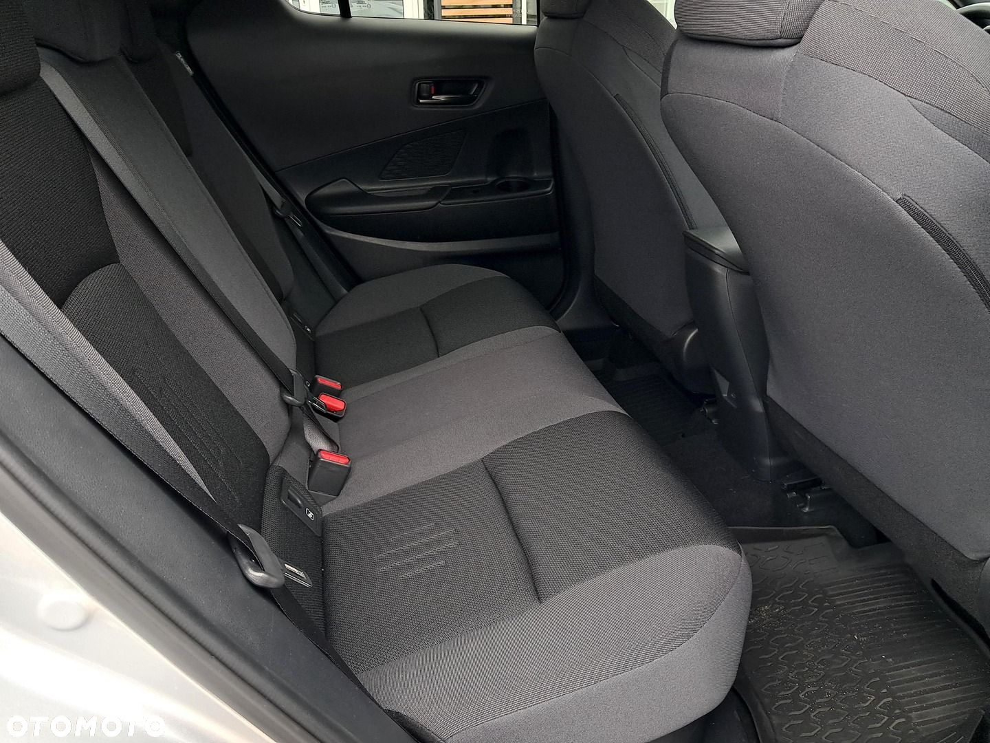 Toyota C-HR - 11