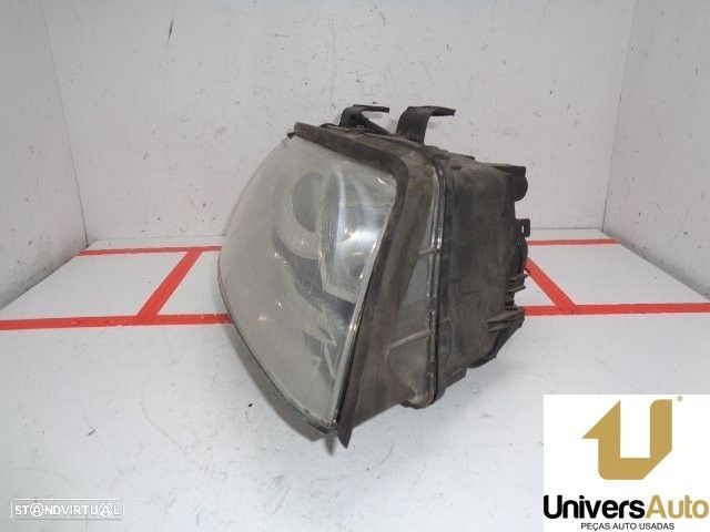 FAROL DIREITO AUDI A4 AVANT 2003 - - 2
