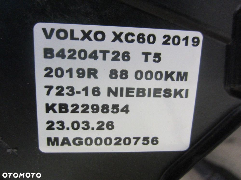 VOLVO XC60 II KONSOLA ROZDZIELCZA DESKA HEAD UP JASNA SZARA ORYGINAŁ - 9