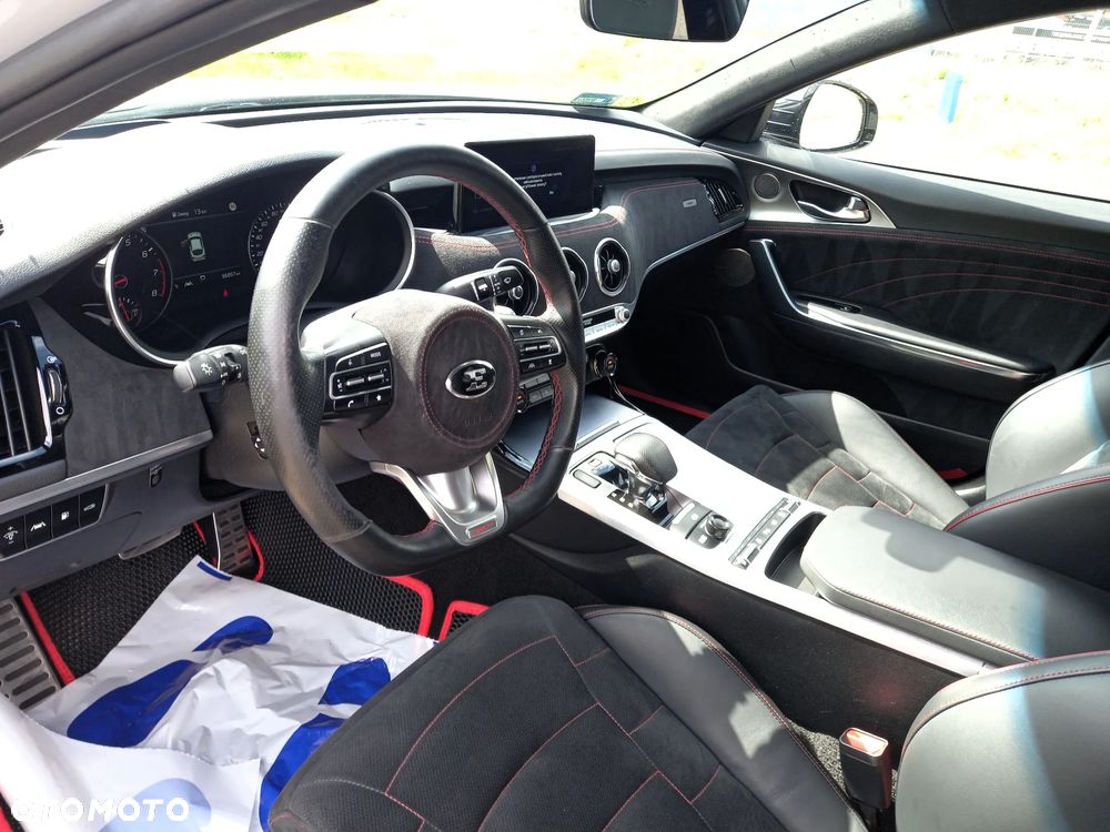 Kia Stinger - 8
