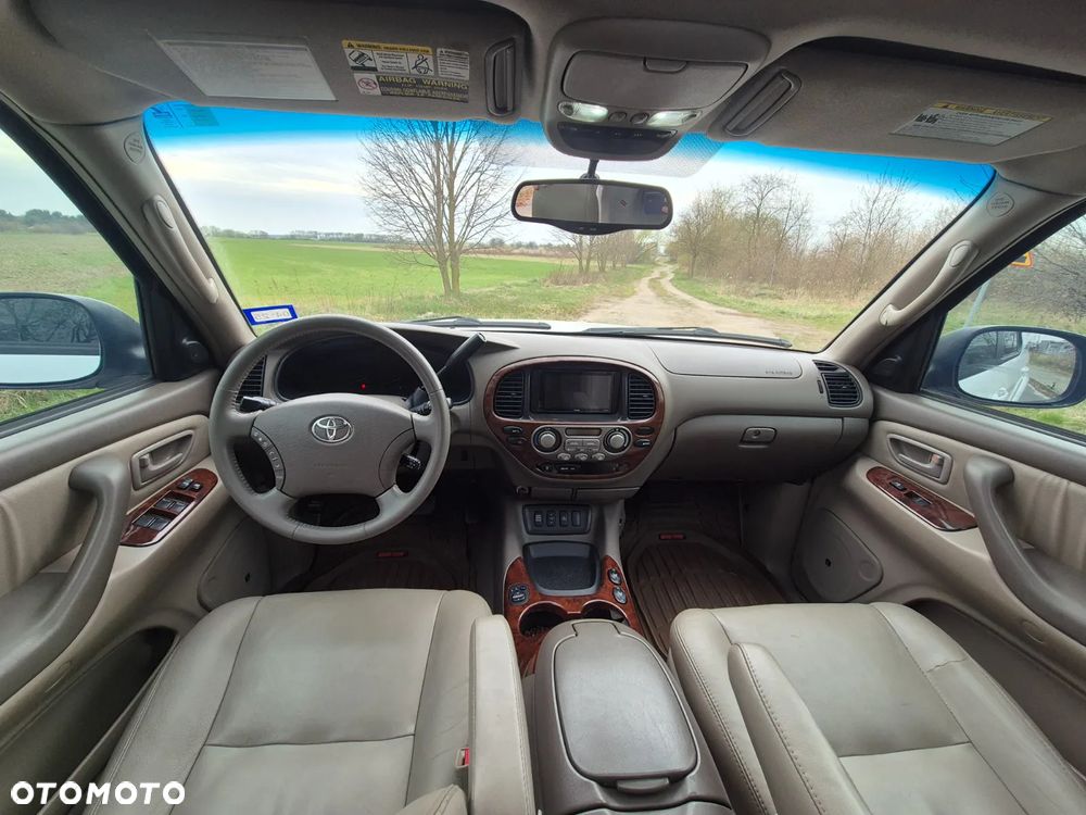 Toyota Sequoia - 22