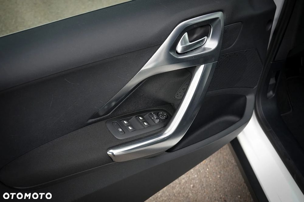 Peugeot 2008 PureTech 110 Stop&Start Allure - 14